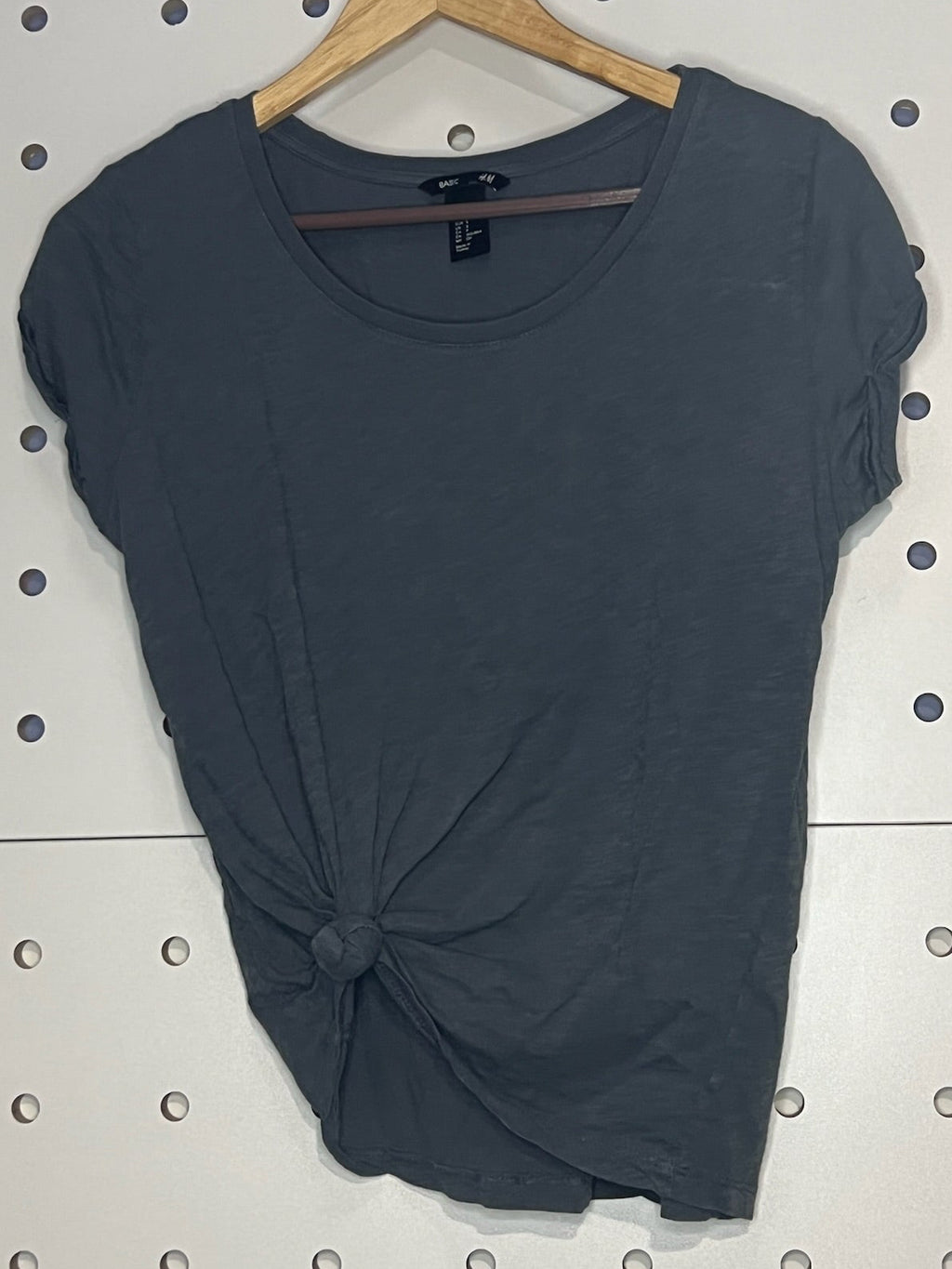 H&M - Basic Knotted Gray Cropped T-Shirt