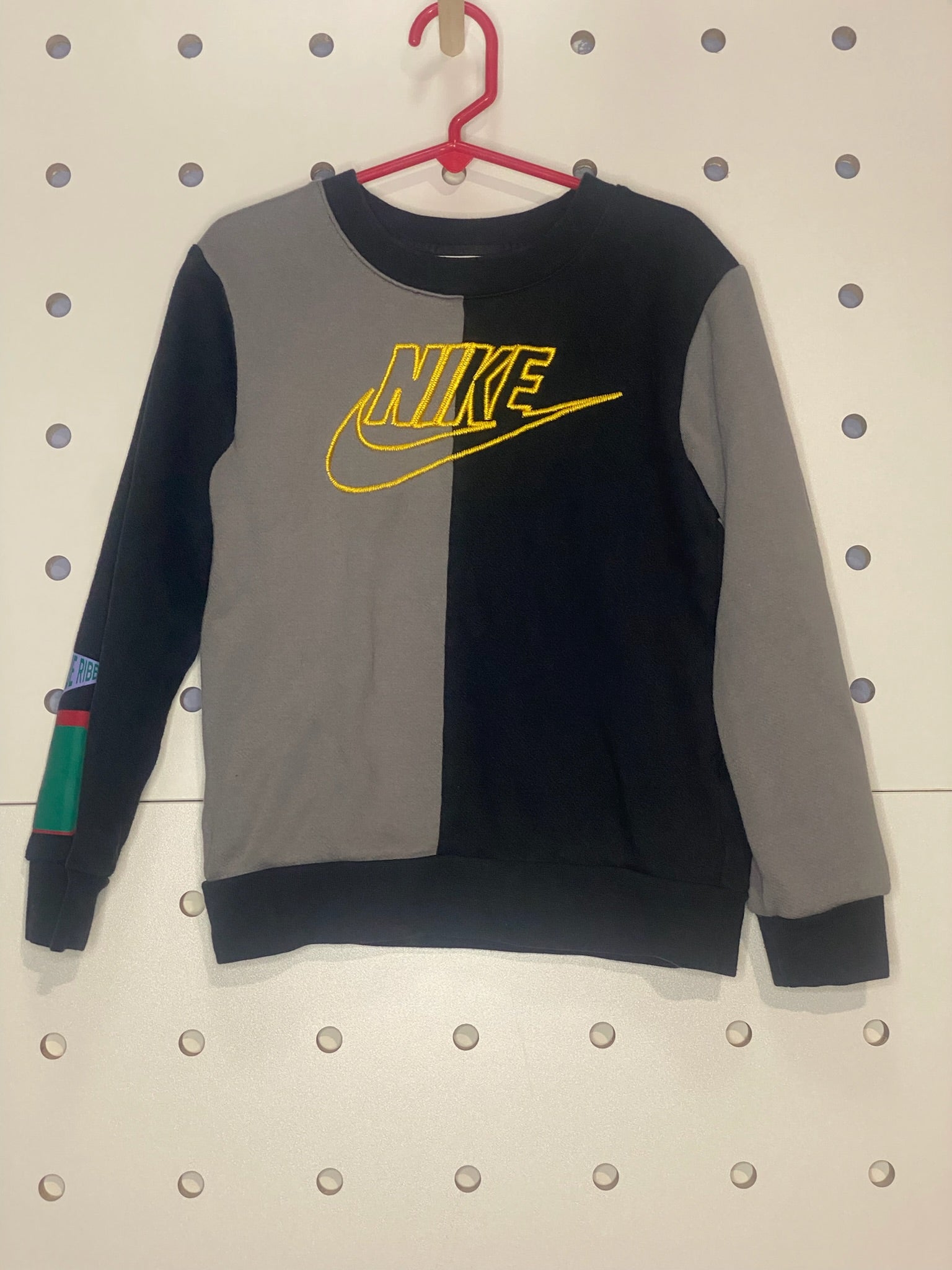 Nike - Youth Black and Gray Crew Neck Sweatshirt