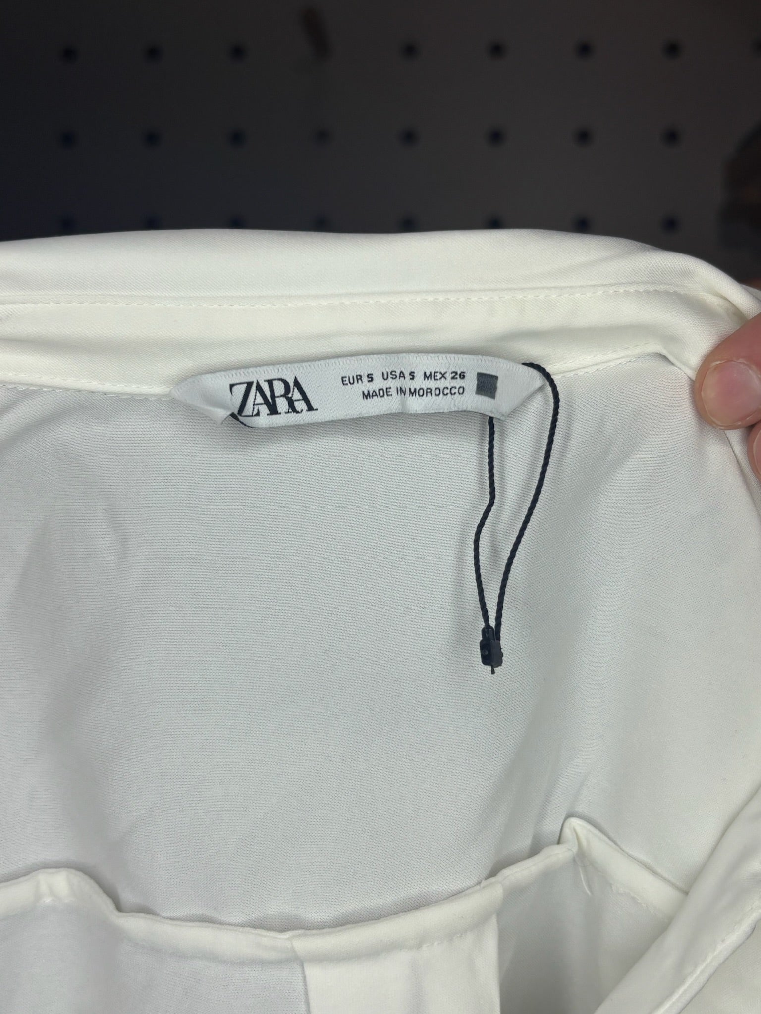 ZARA - Cropped White Blouse