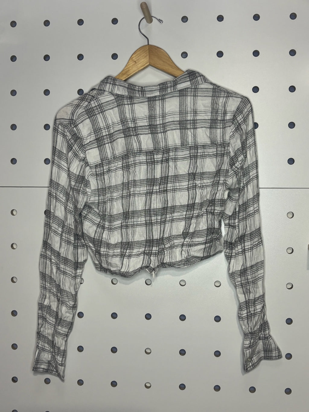Volcom -  Cropped Plaid Button-Up